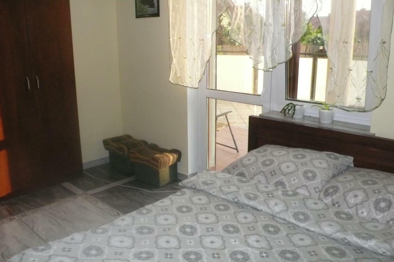 Banana Apartment Торунь Екстер'єр фото